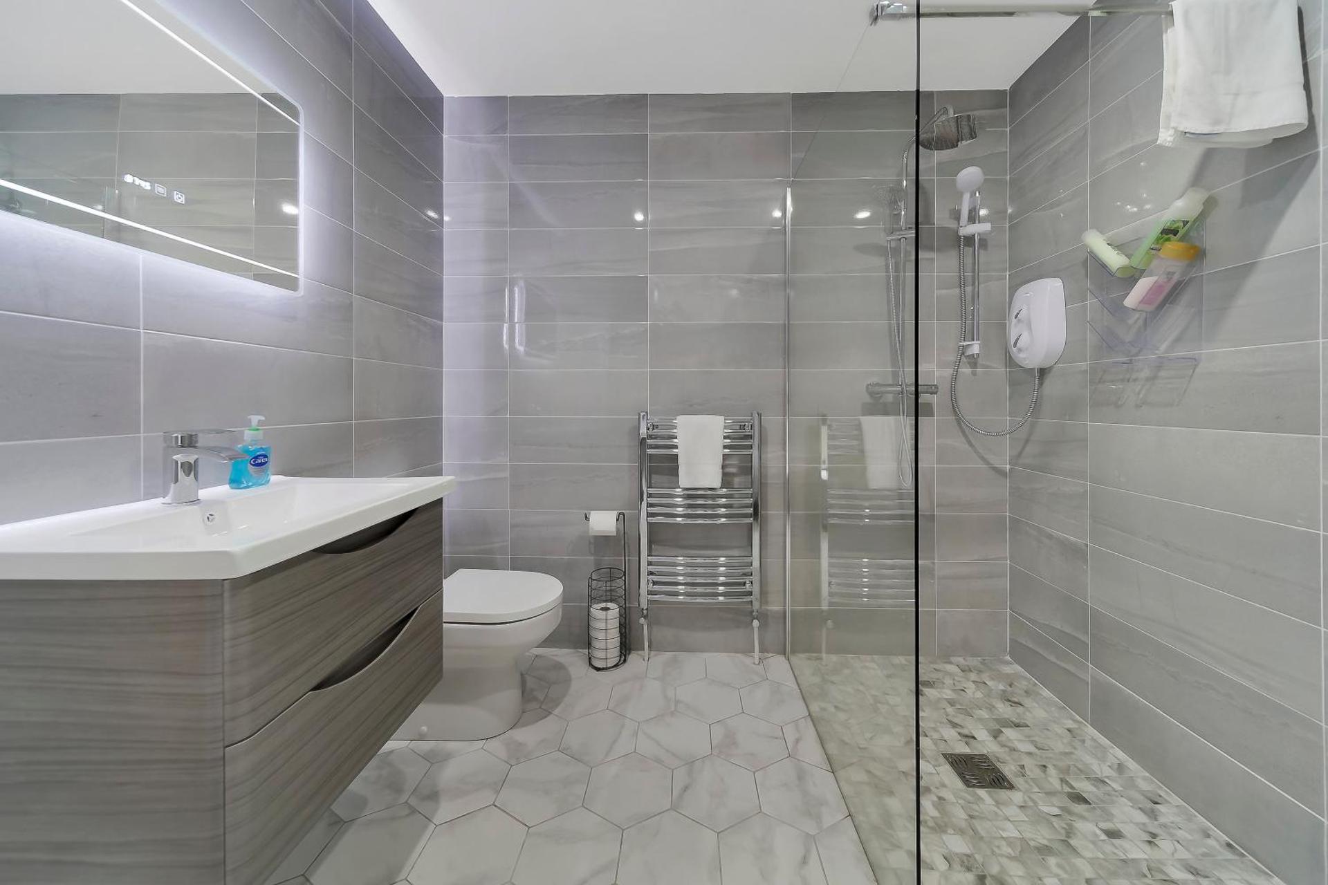 Glenside Abbey 'Sleeping 7 guests'