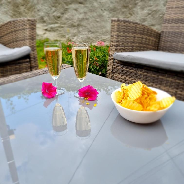 Gîte Jonquille, 2 à 8 personnes avec salle de jeux et SPA dans la résidence