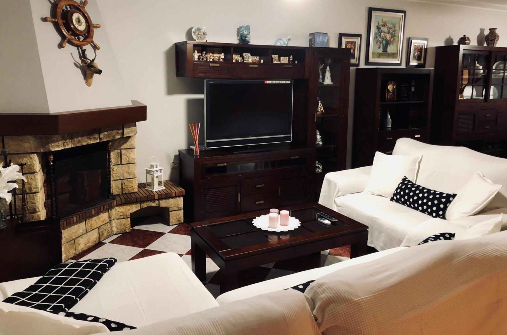 Casa grande con piscina