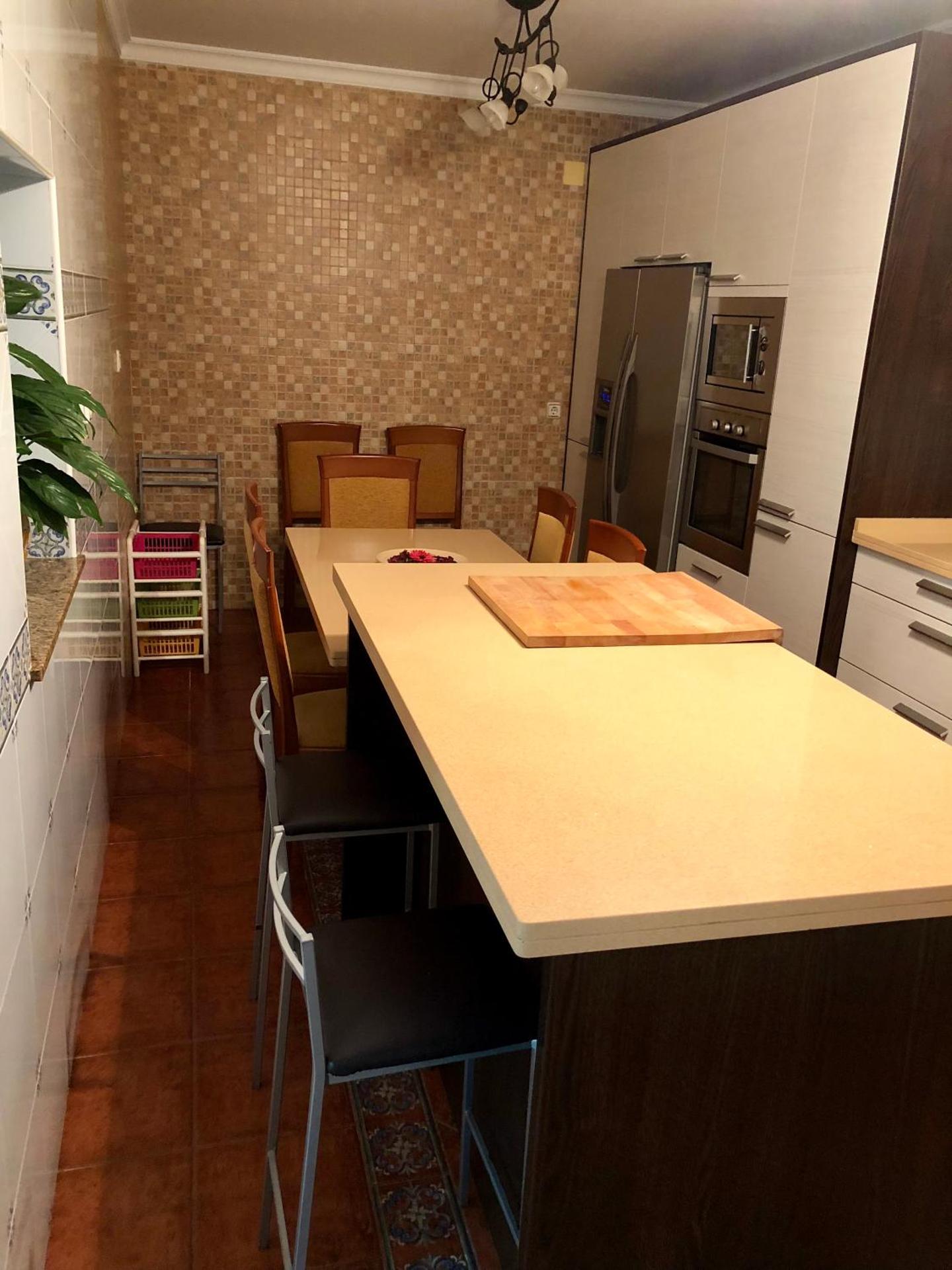 Casa grande con piscina