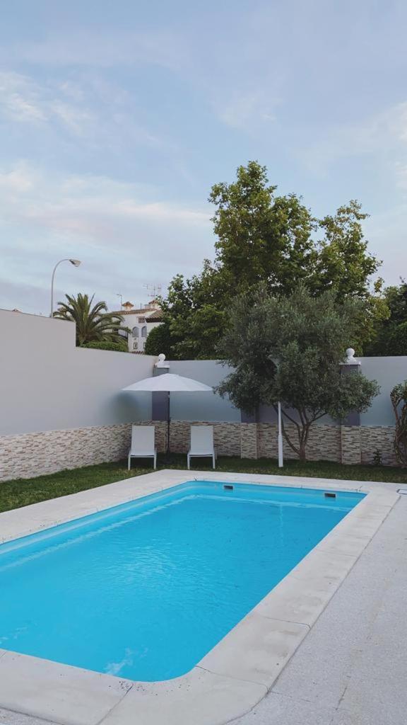 Casa grande con piscina