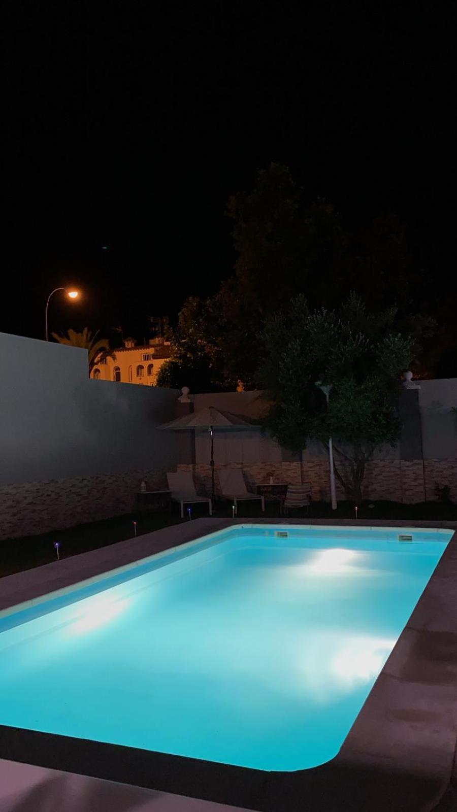 Casa grande con piscina