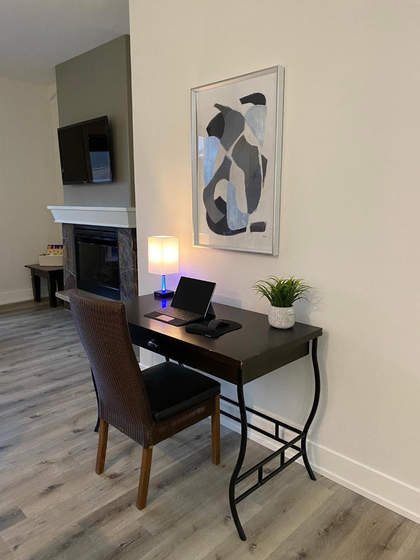 Spectacular Penthouse With Amazing Views, Indoor Pool and Hot tub