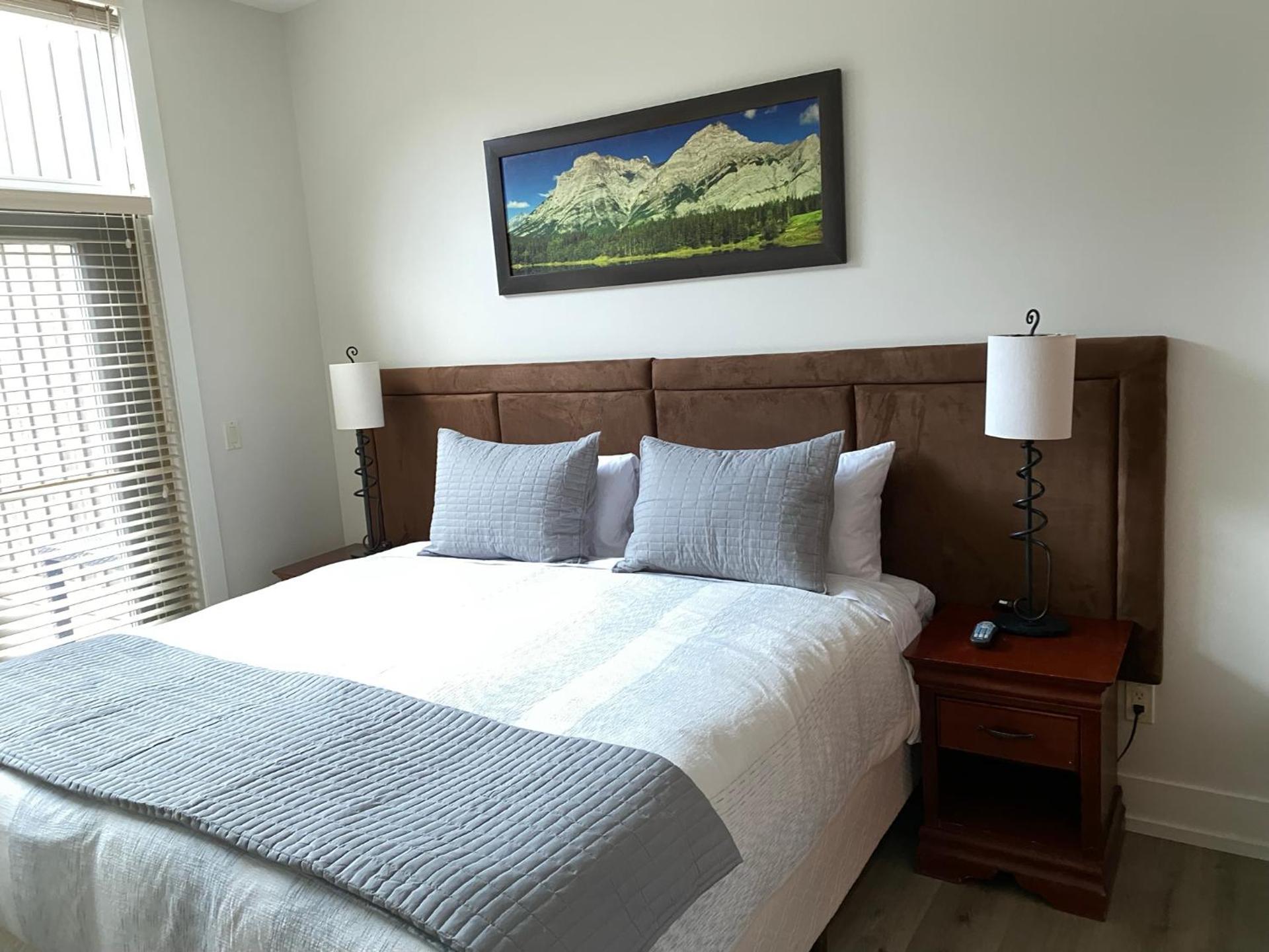 Spectacular Penthouse With Amazing Views, Indoor Pool and Hot tub