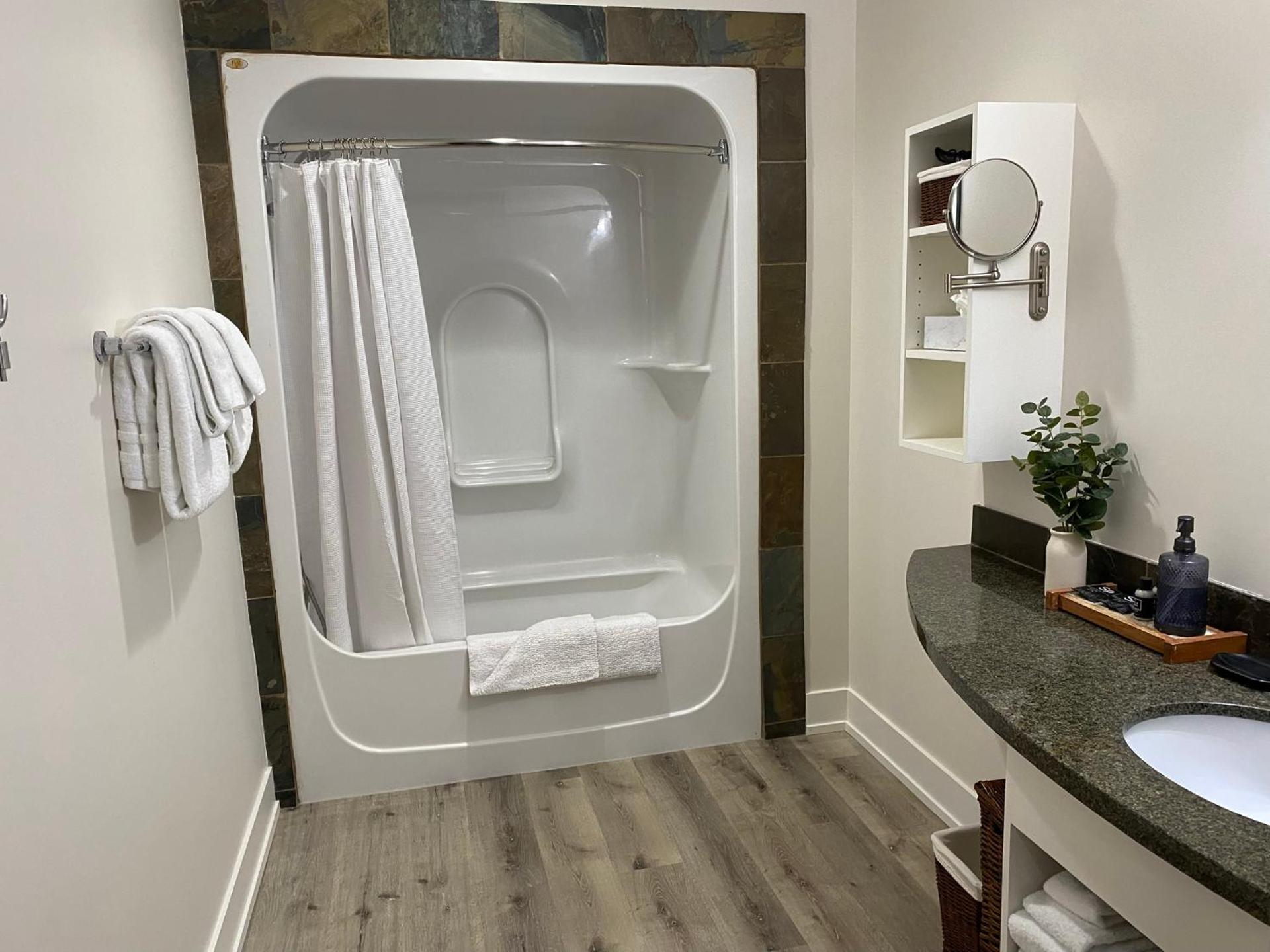 Spectacular Penthouse With Amazing Views, Indoor Pool and Hot tub