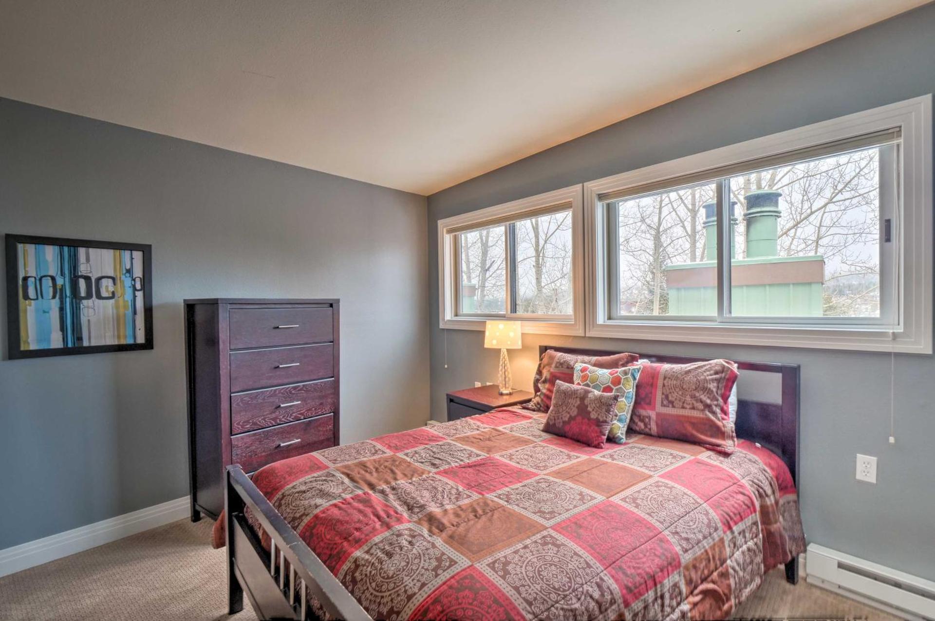 Walk to Chair Lift Mtn-View Breckenridge Condo