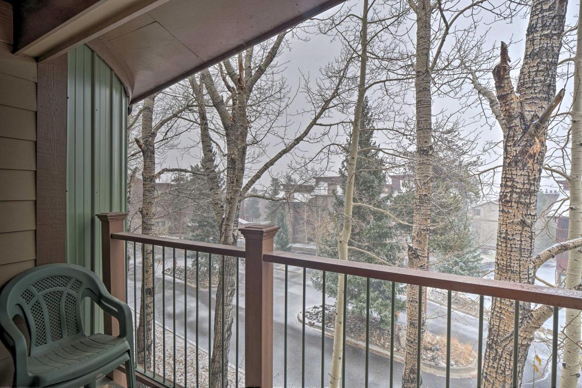 Walk to Chair Lift Mtn-View Breckenridge Condo