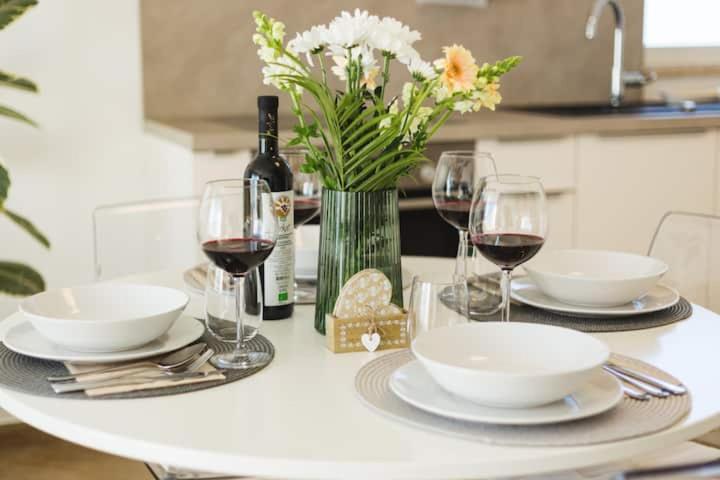 Pola kuće sa bazenom-Eja