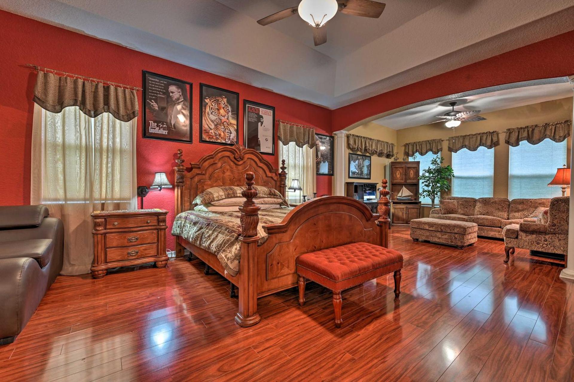 Elegant Valrico Home about 15 Mi to Downtown Tampa!