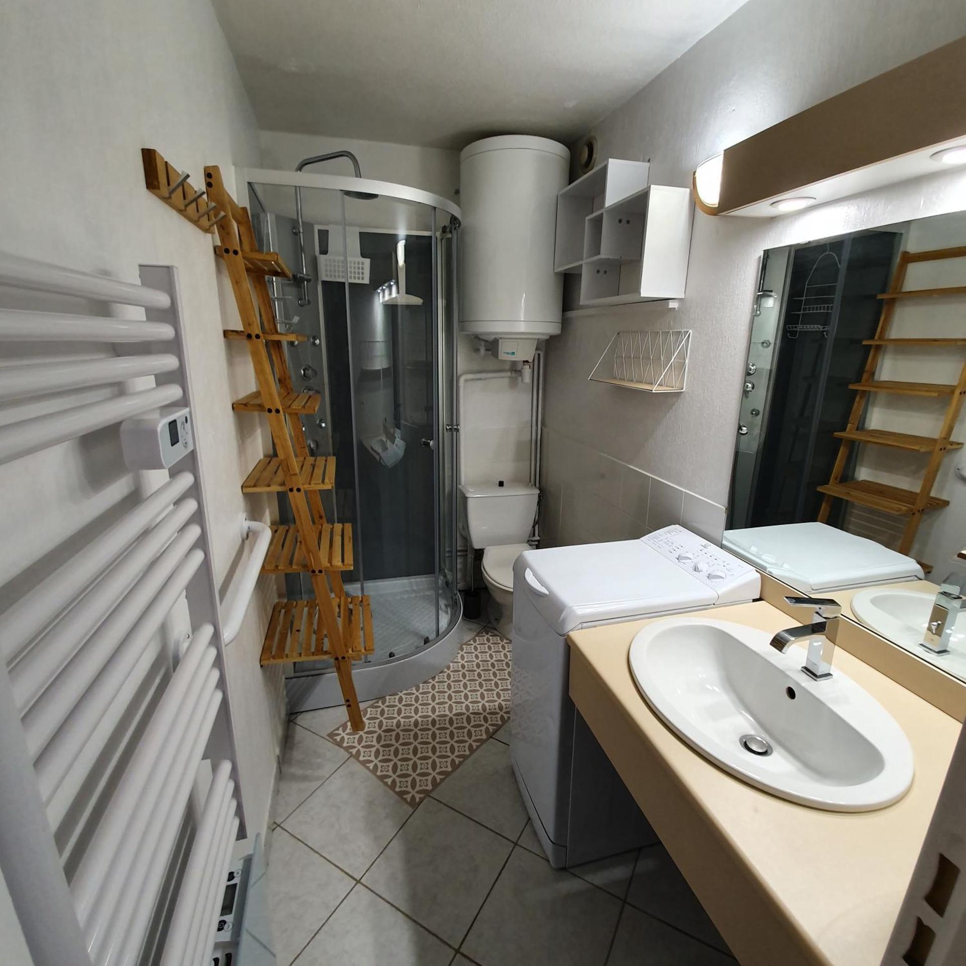 apt cosy, 4 pers, plein centre ville, parking offert