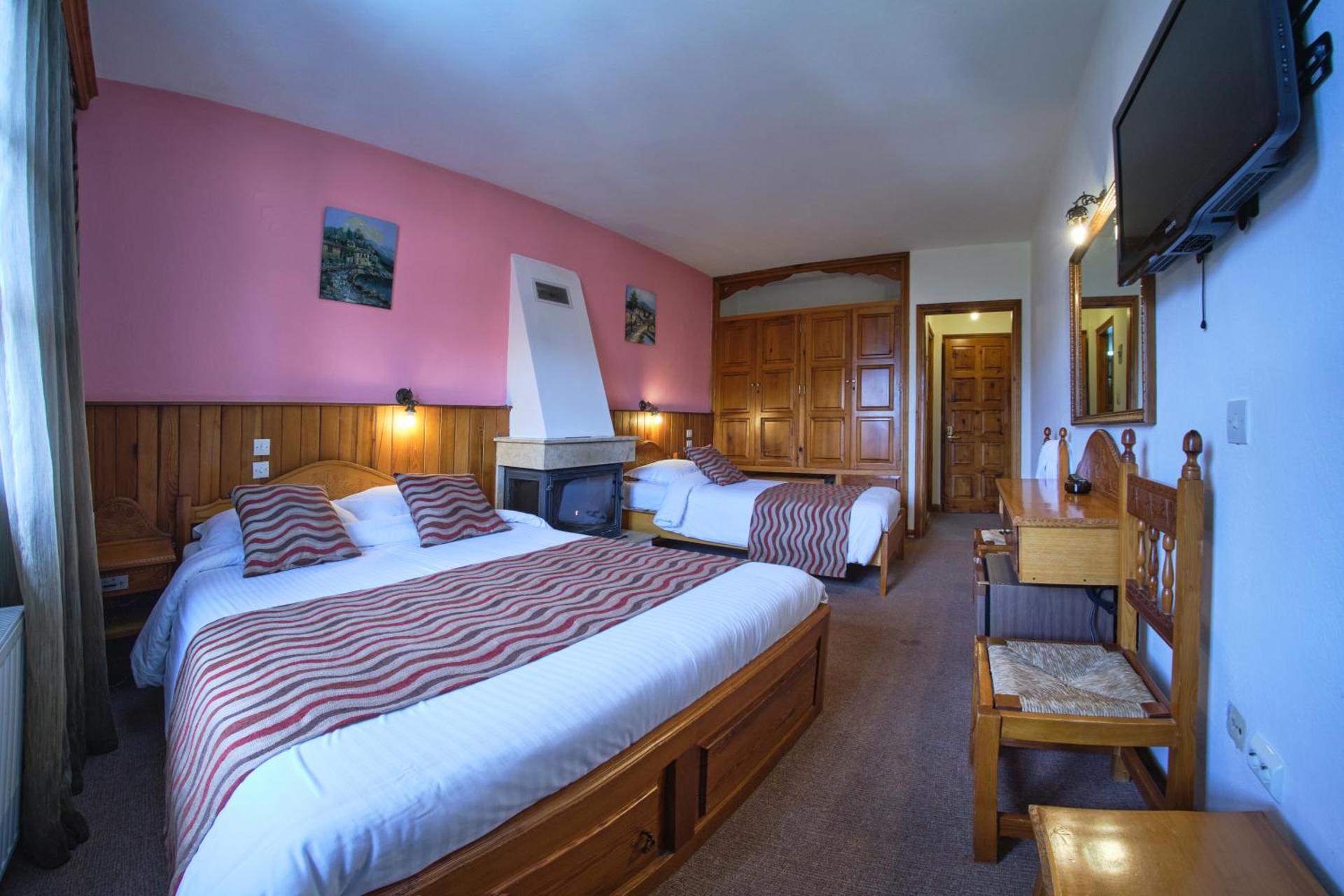 Triple Room with Mountain View and Fireplace