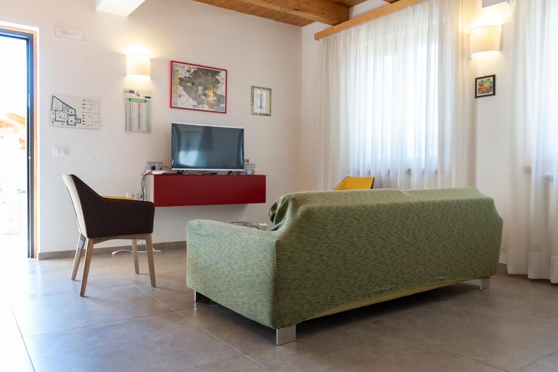 Communal lounge/ TV room