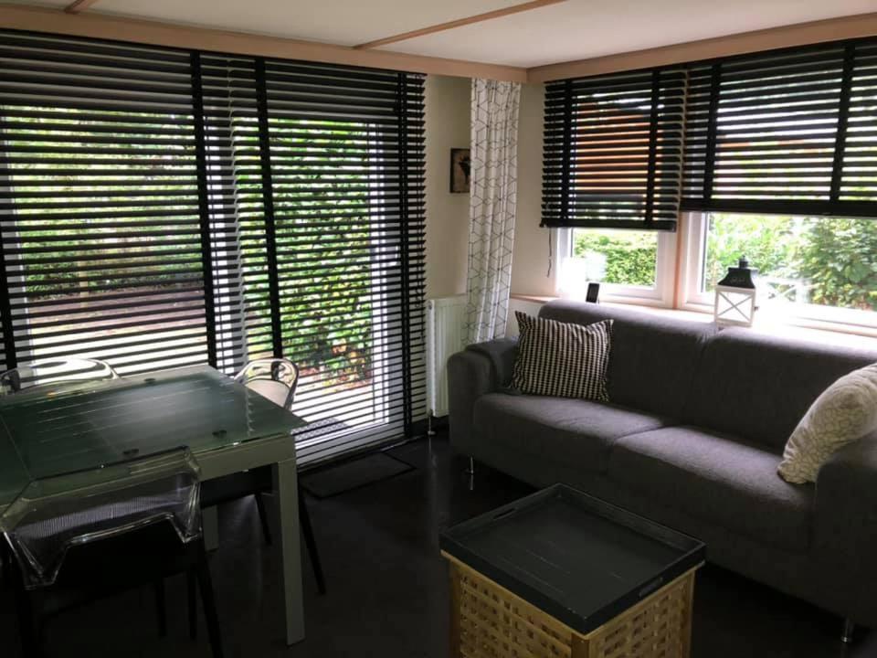 Chalet 4-5 Pers in Epe F16 Van alle gemakken voorzien Max aantal volwassenen is 4