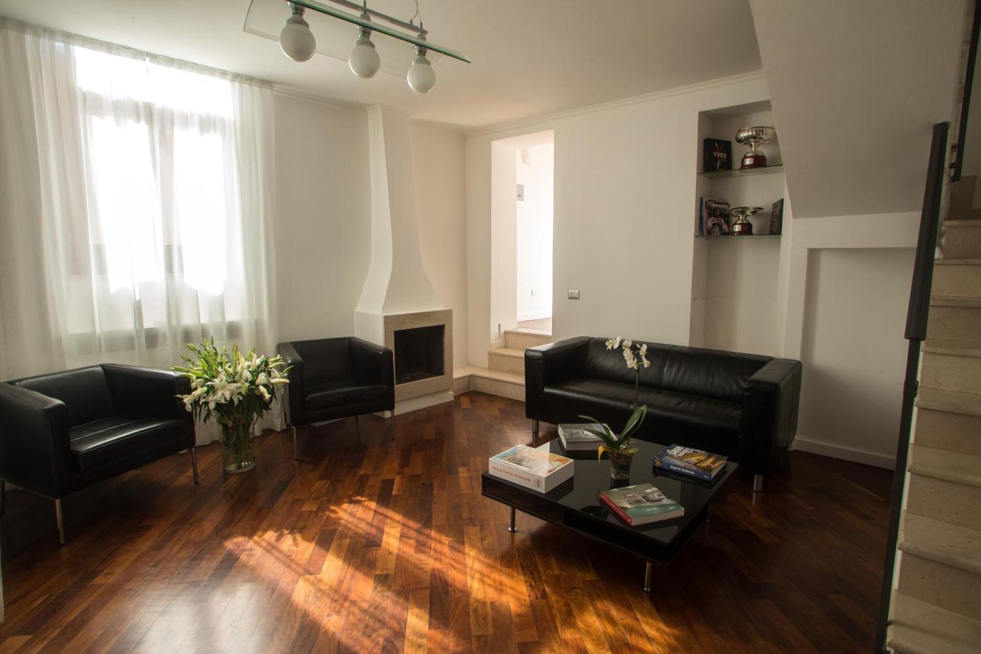 Communal lounge/ TV room