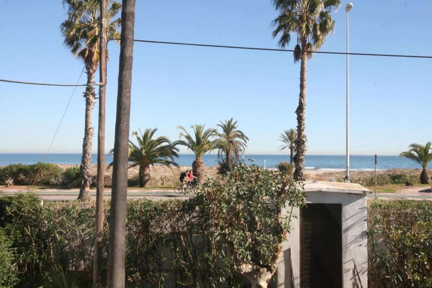 Minva apartamento junto al mar