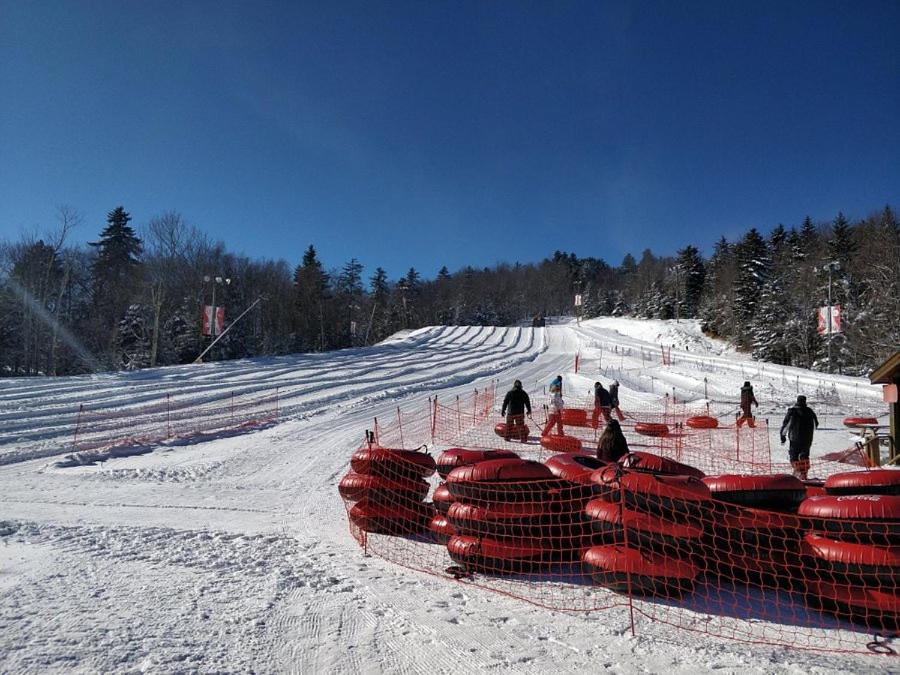 Ski-In Ski-out Luxury Condo with Hot Tub and pools