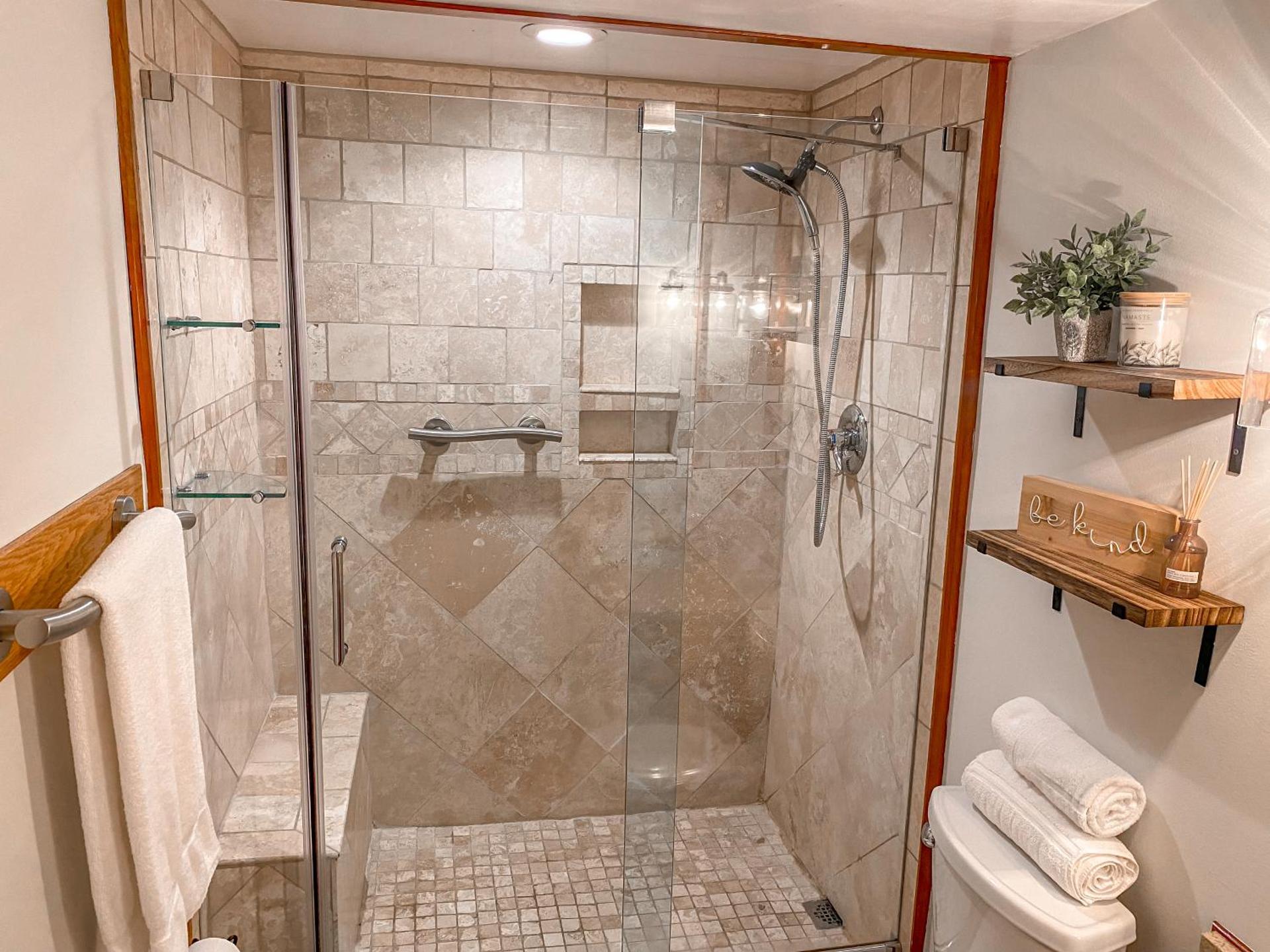 Ski-In Ski-out Luxury Condo with Hot Tub and pools