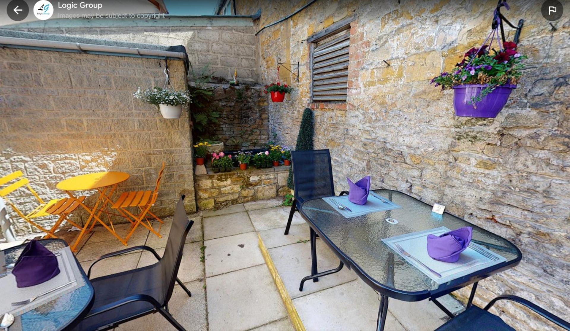 Siam cottage guesthouse over 300 years old with Thai restaurant