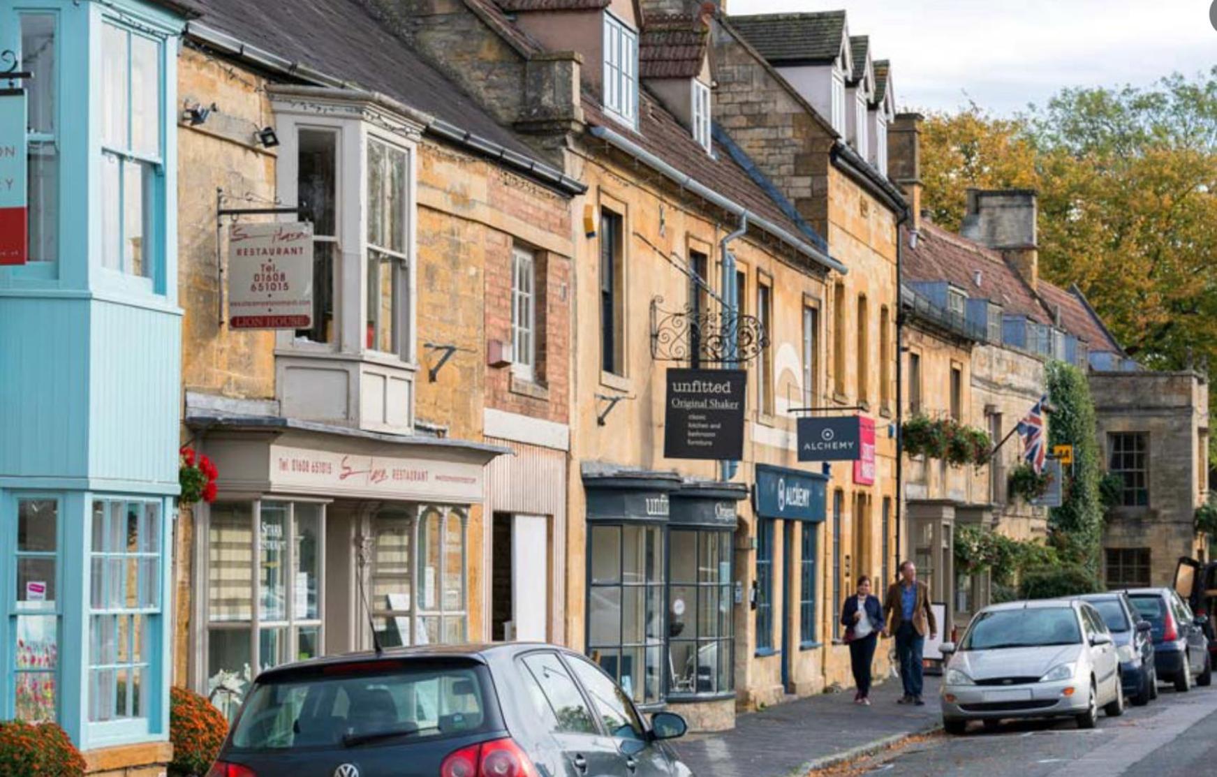 Siam cottage guesthouse over 300 years old with Thai restaurant