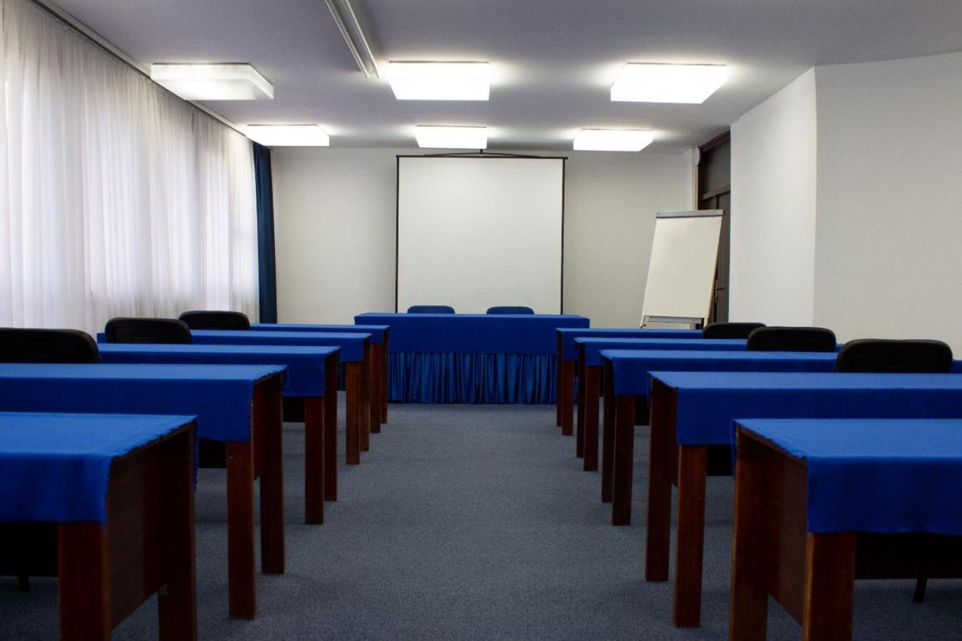 Meeting/conference room