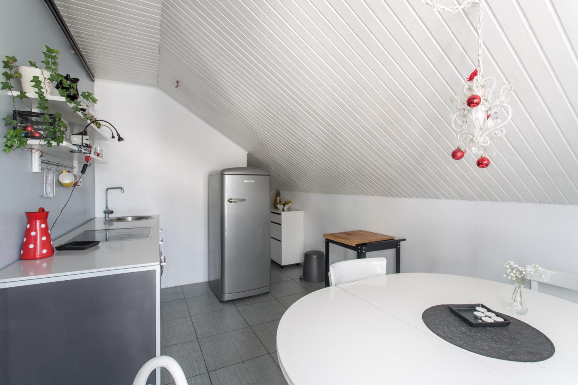 Lovely 3-bedroom Skyline Apartment