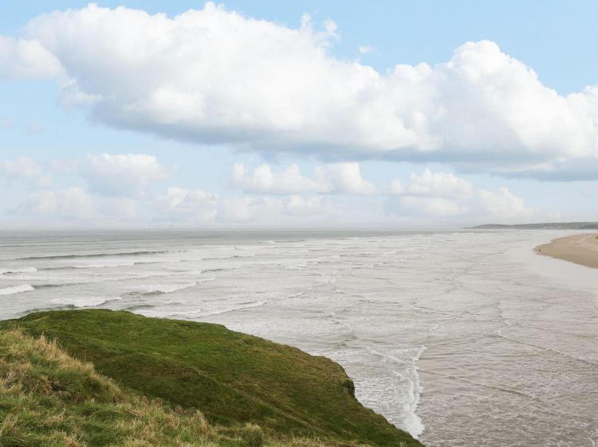 The Snuggly Sheep Shepherd Hut Campview Farm Stay