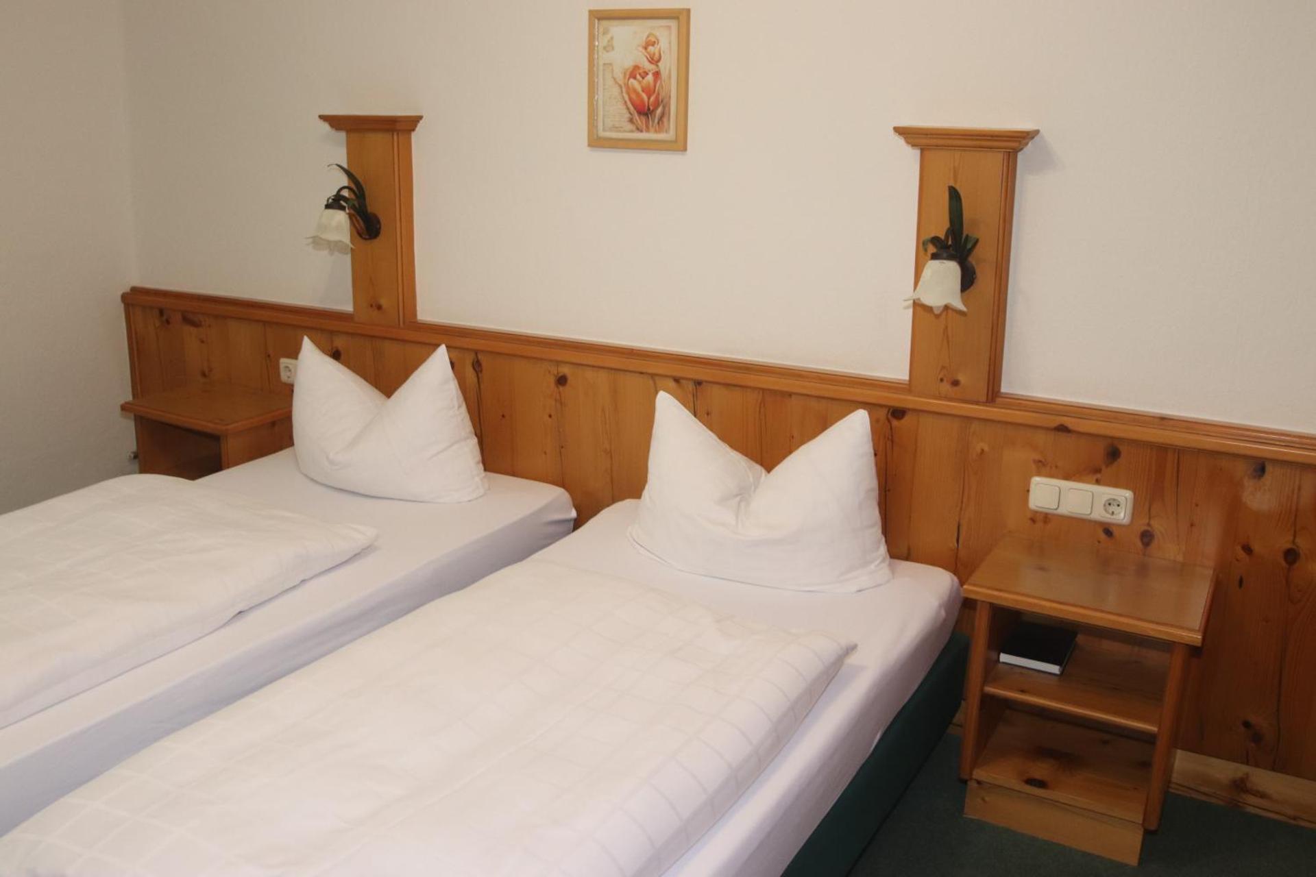 Twin Room with Shower