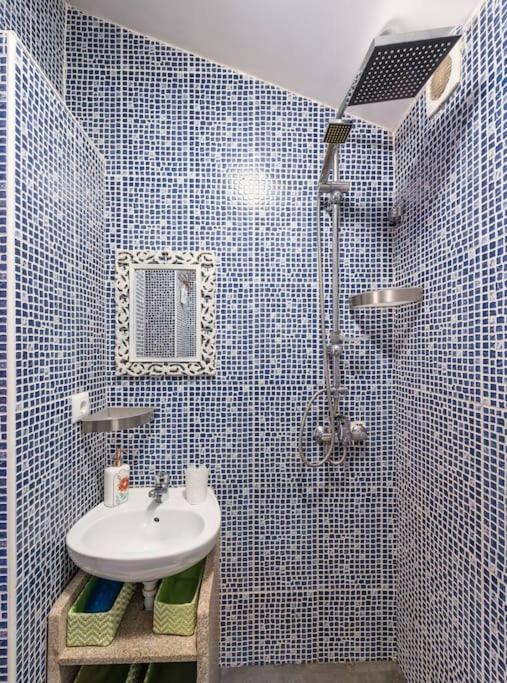 Pequena Casa rústica com piscina