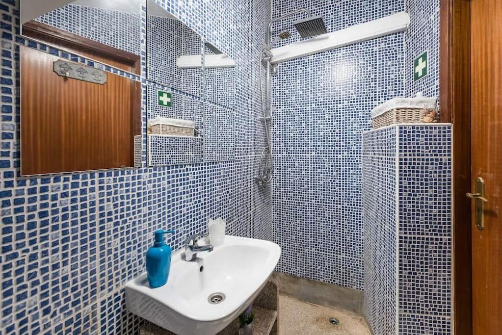 Pequena Casa rústica com piscina