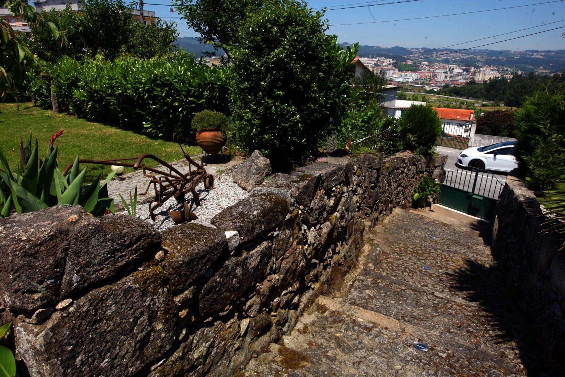 Pequena Casa rústica com piscina