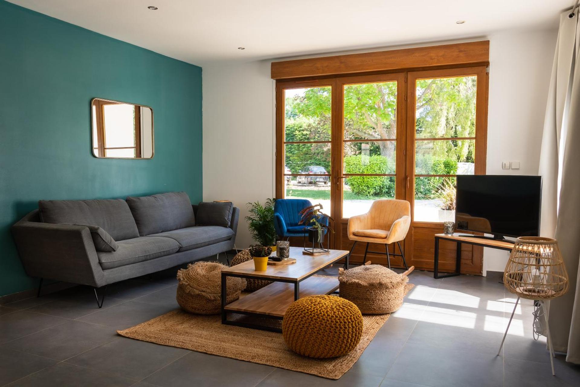 Communal lounge/ TV room