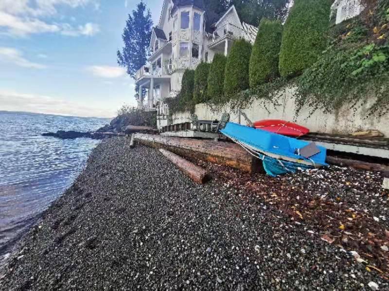 Walkon Waterfront Castle Cove Inn