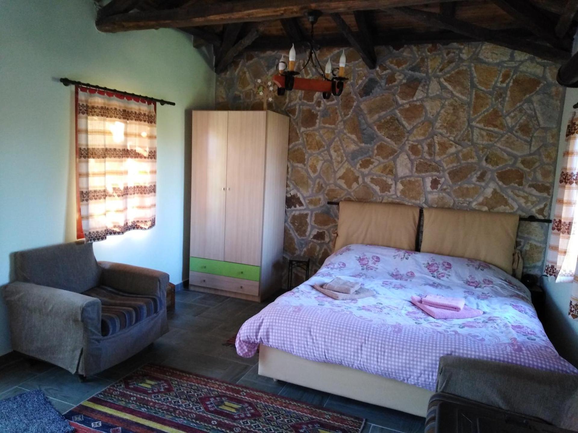 ΦΙΛΥΡΑ ΠΕΤΡΙΝΟ