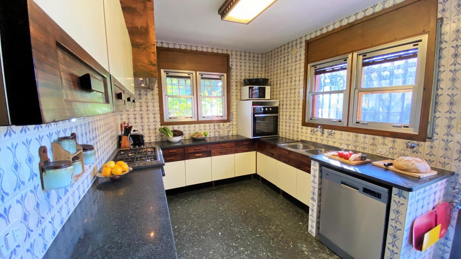 Villa Sitges El Ranch Amaizing Outdoor Areas Beaches at 5 minutes walk Sitges at 15 min drive AC Pool Jacuzzi & Garden XXL