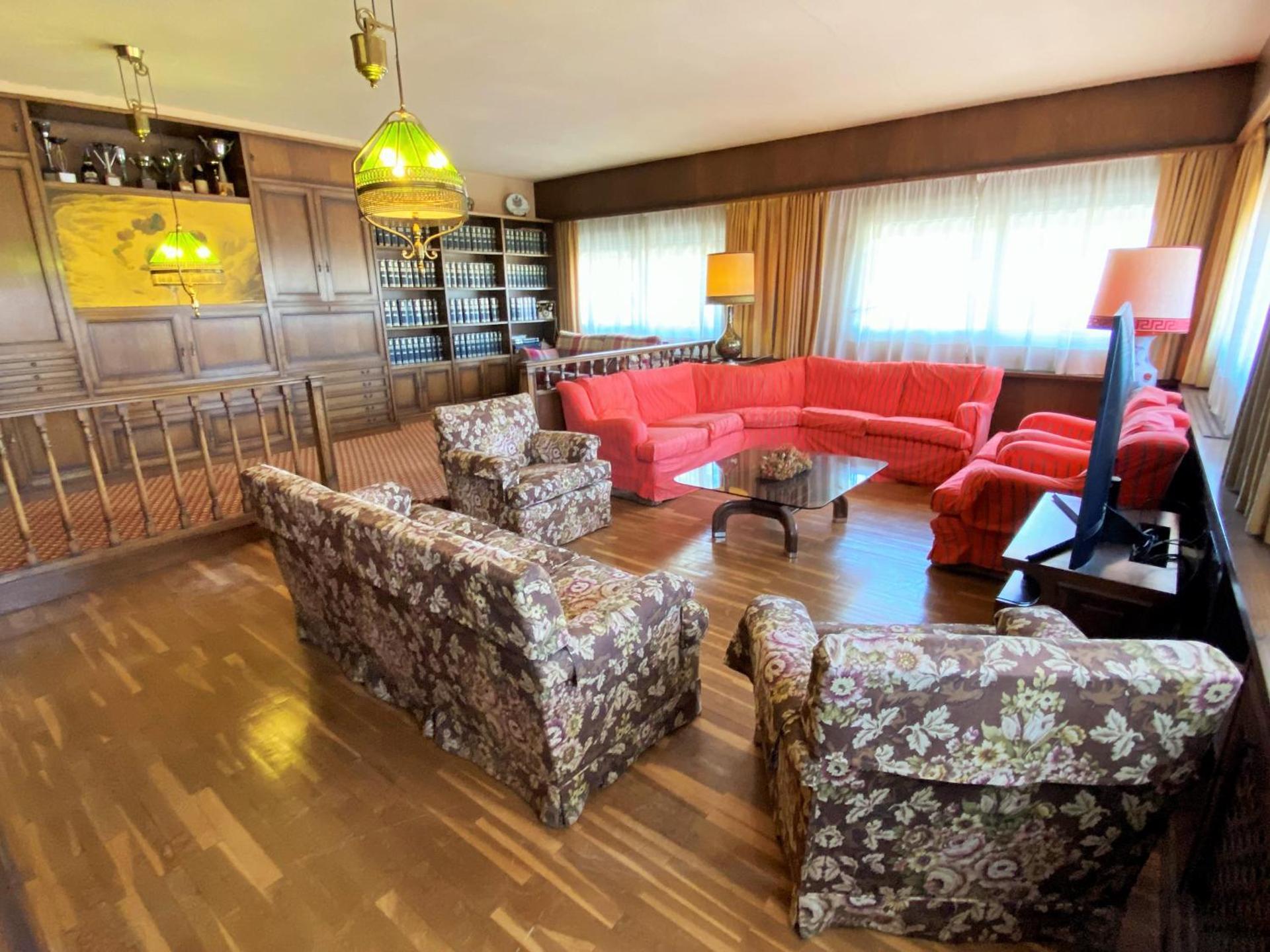 Villa Sitges El Ranch Amaizing Outdoor Areas Beaches at 5 minutes walk Sitges at 15 min drive AC Pool Jacuzzi & Garden XXL