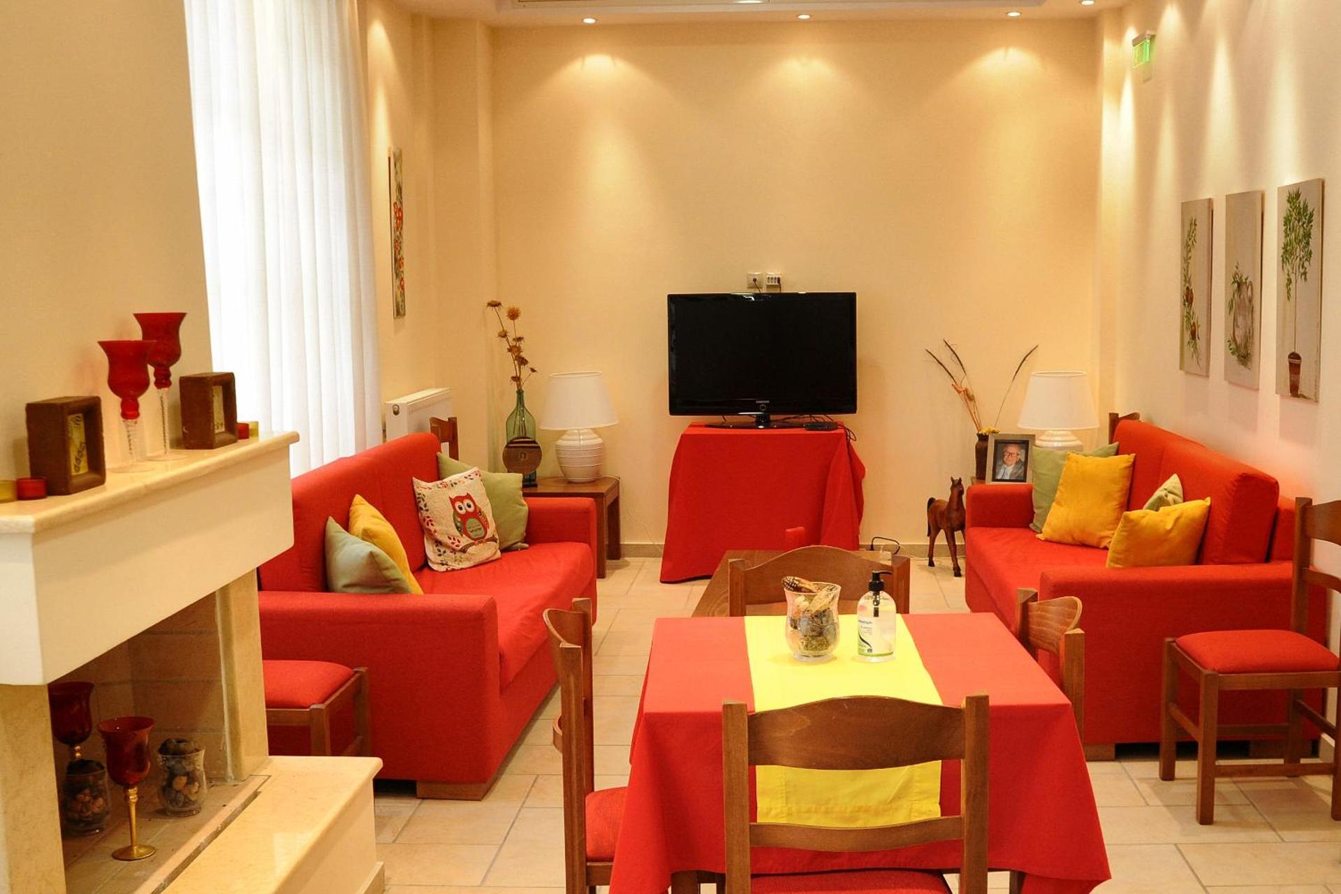 Communal lounge/ TV room