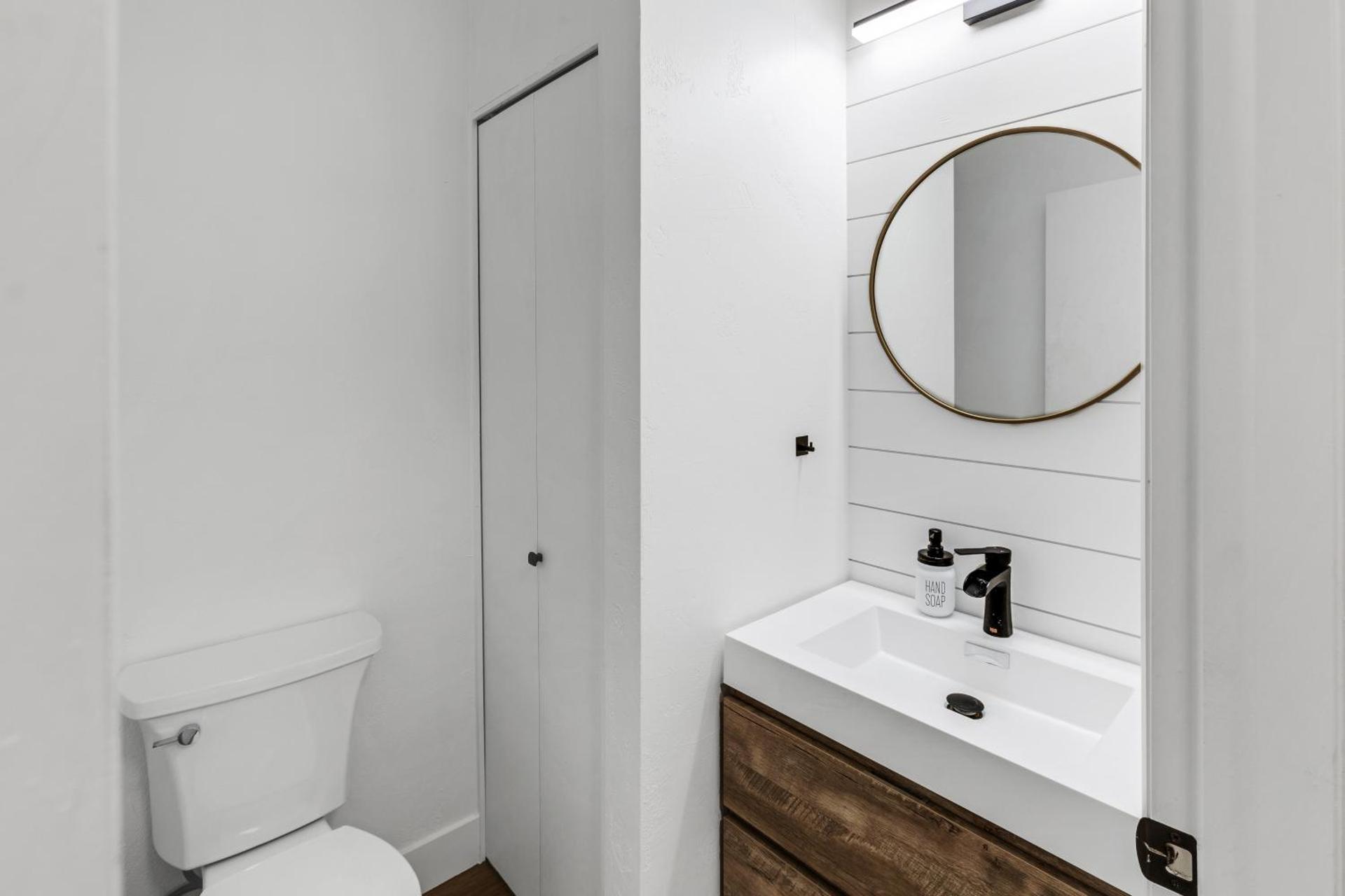 Beautiful Ski-in Ski-out Condo Located On The Eagle Point Resort! condo