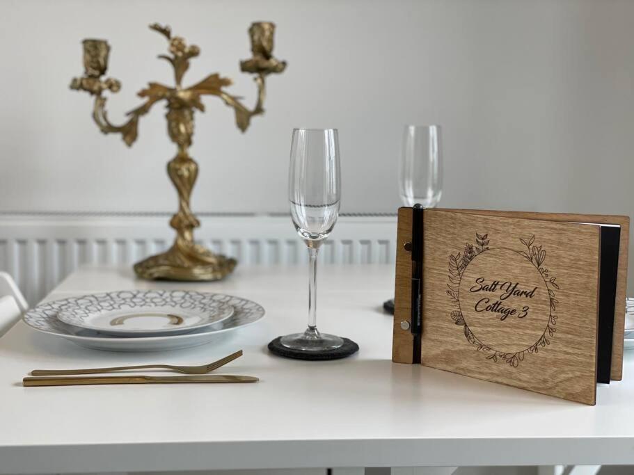 3 The Salt Yard, Whitstable - free parking, centre of town, 2 min walk to beach