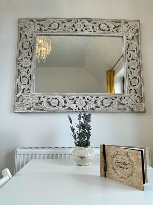 4 The Salt Yard, Whitstable - free parking, centre of town, 2 min walk to beach