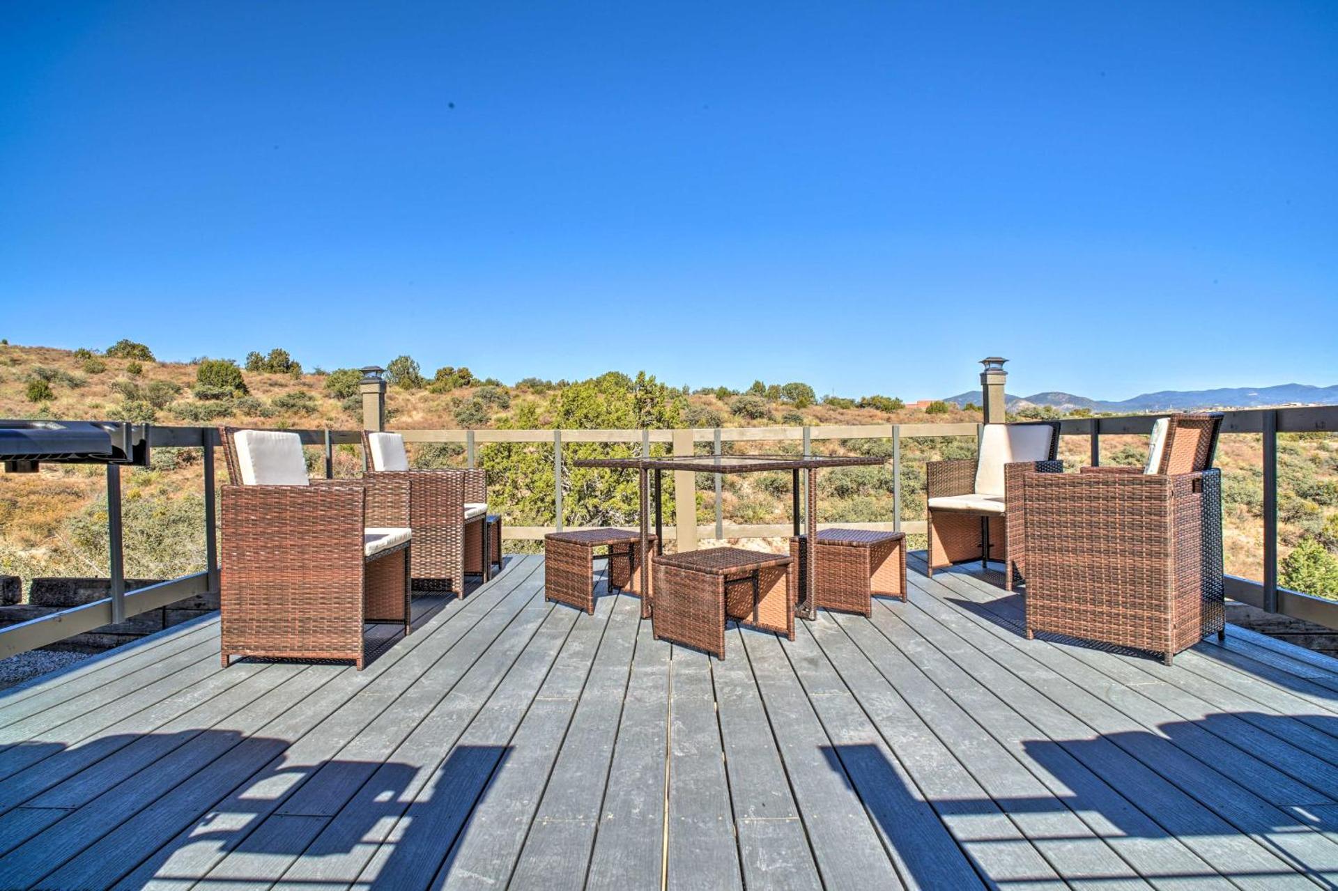 The Roadrunner - Silver City Oasis with Views!