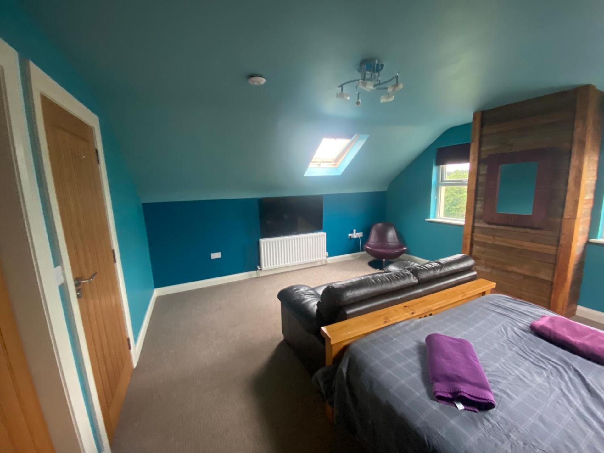 Sleeps 12 Hot Tub Sauna Cinema Pets Welcome