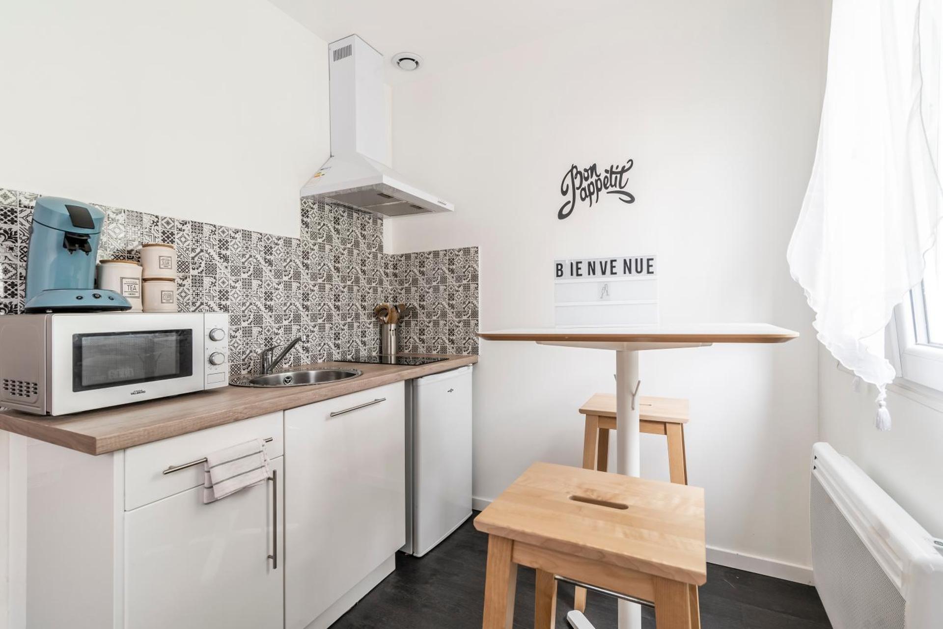 Kitchen or kitchenette