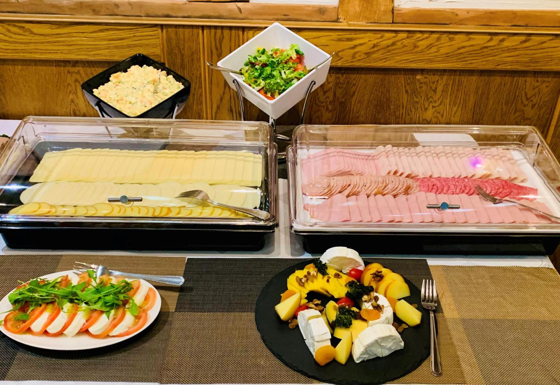 Restaurant/places to eat