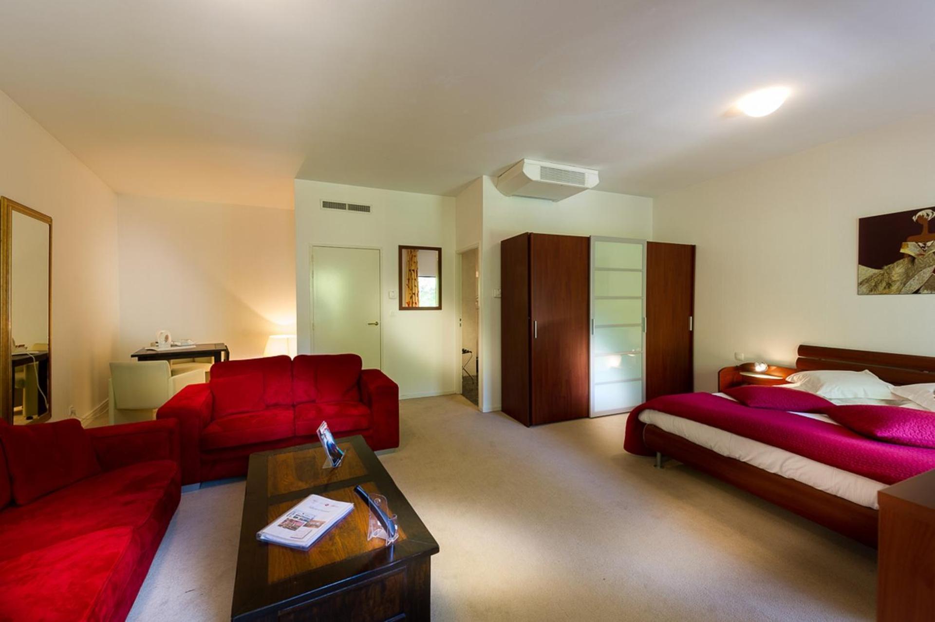 Photo of the whole room