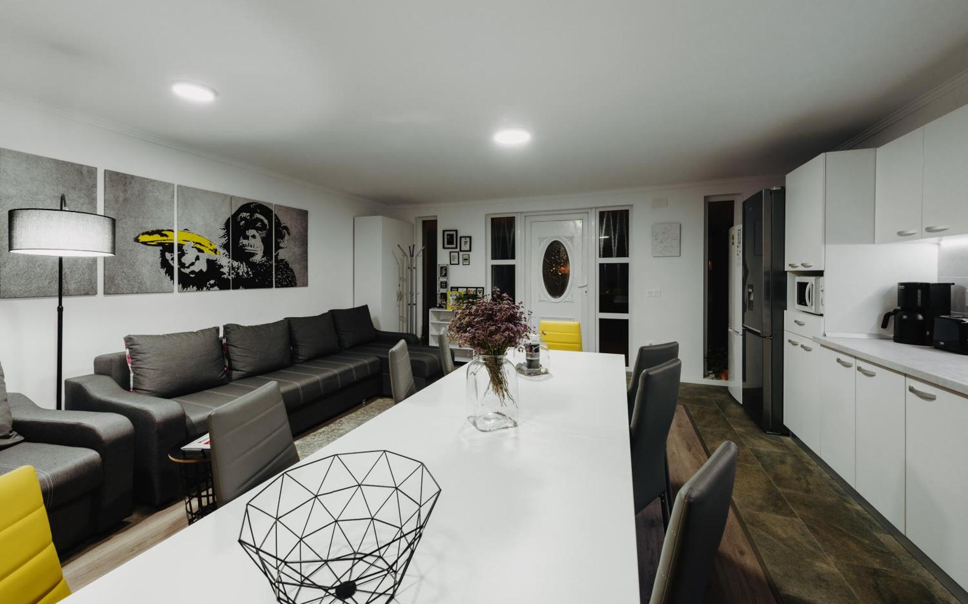 Communal lounge/ TV room