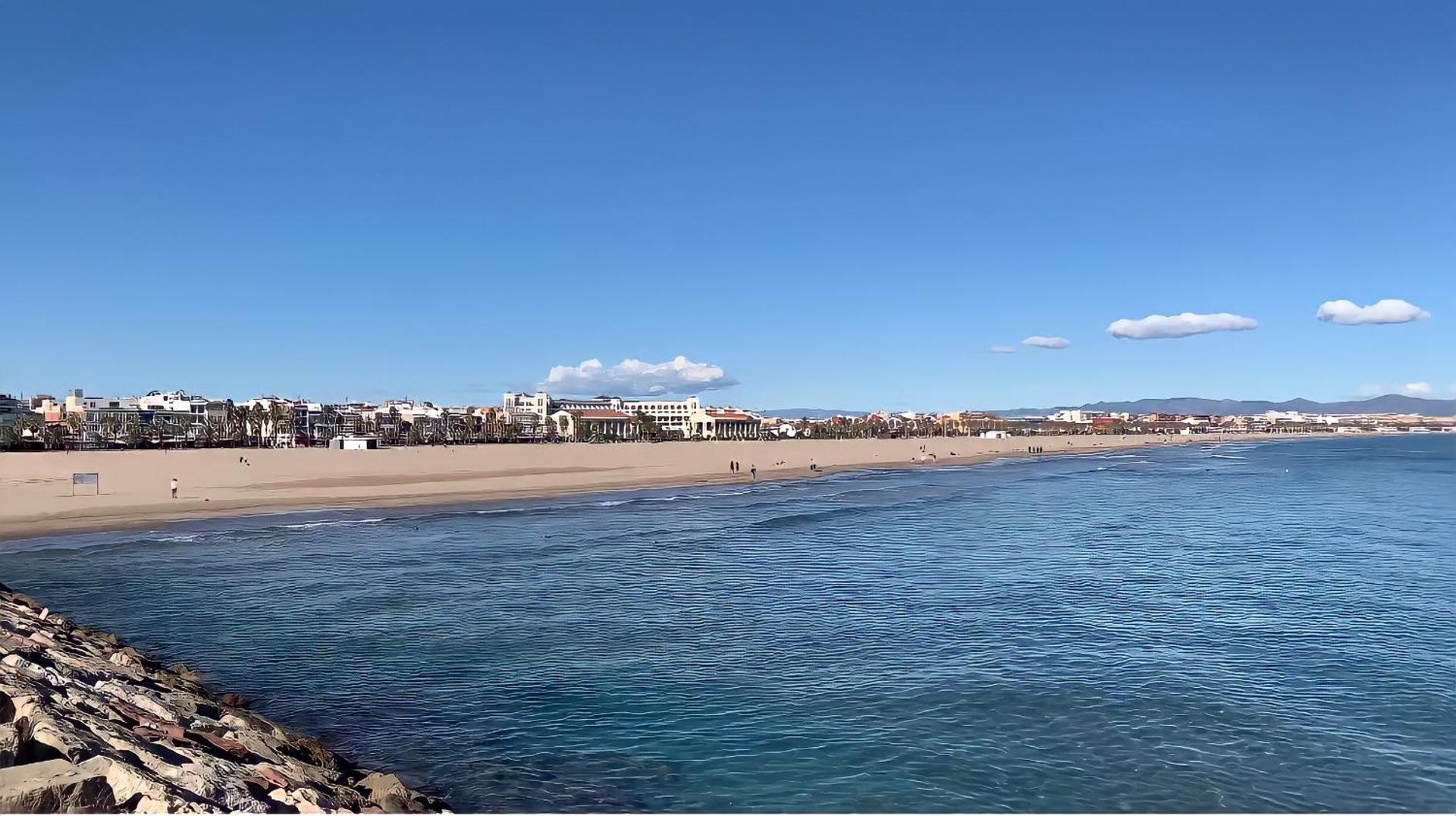 Apartamento equipado playa Valencia OnesDeMar