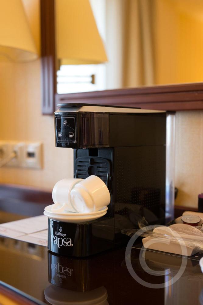 Business Twin Room - Non-Smoking