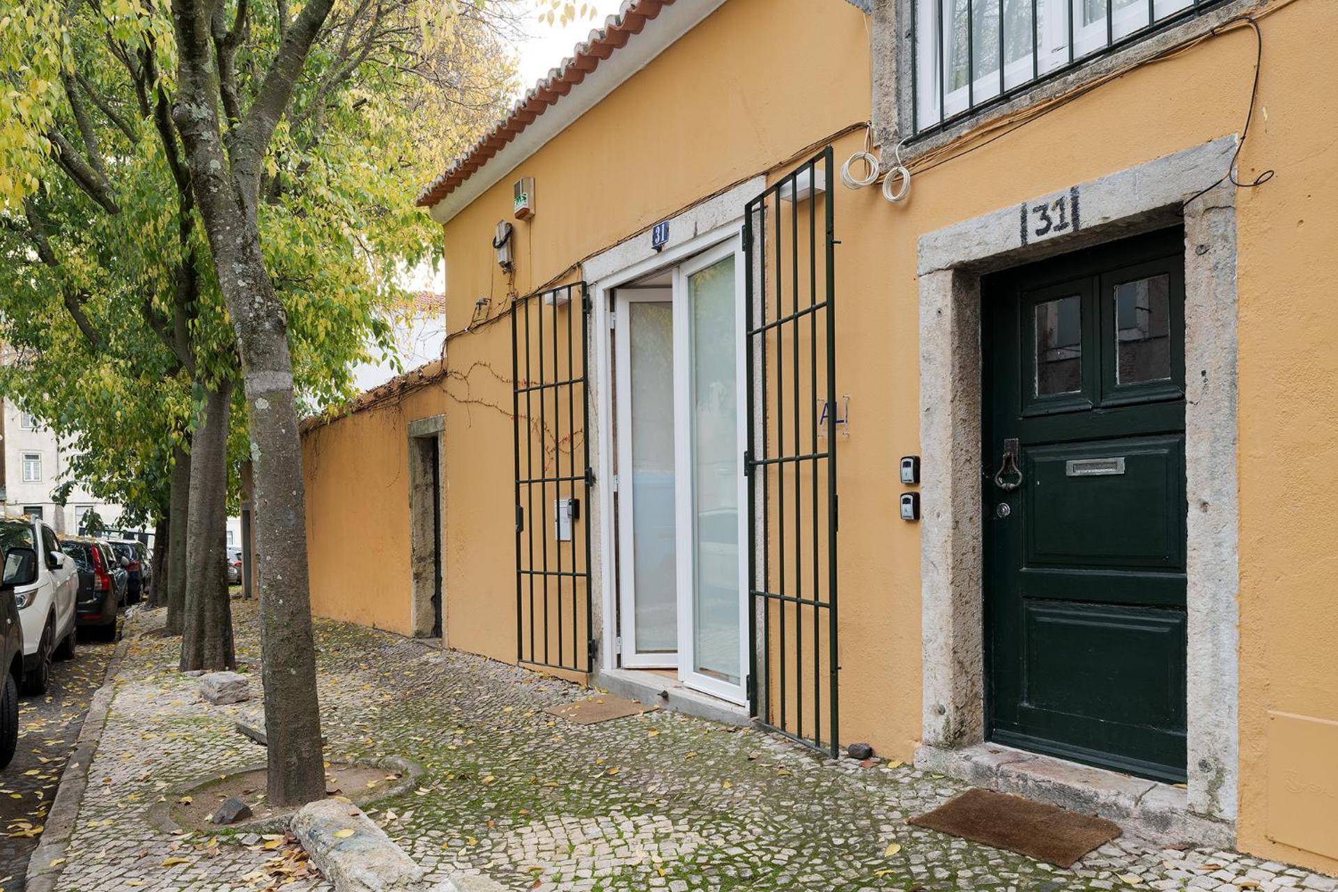 The Yellow House - Duplex