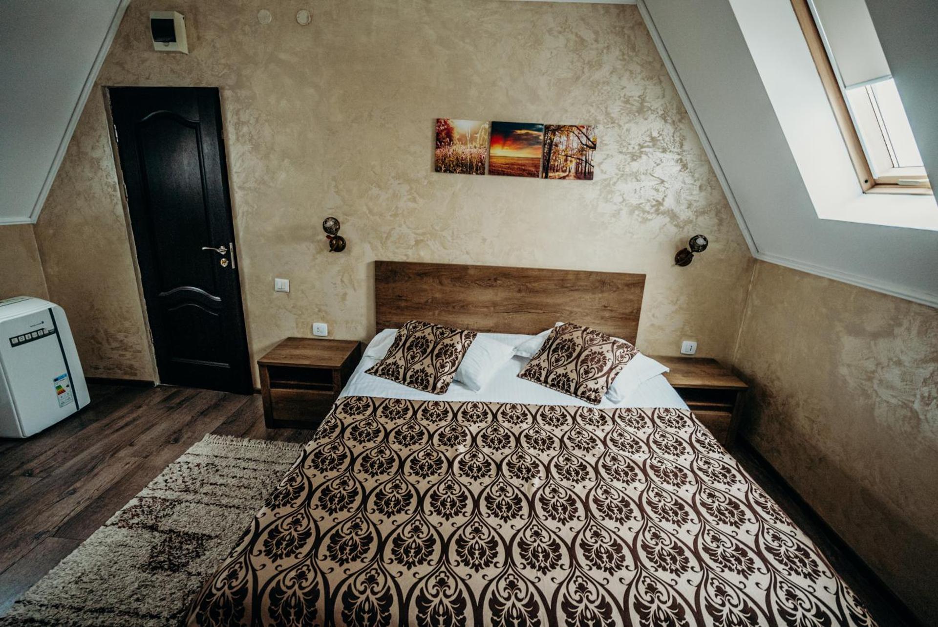 Complex Hanul Cavalerului