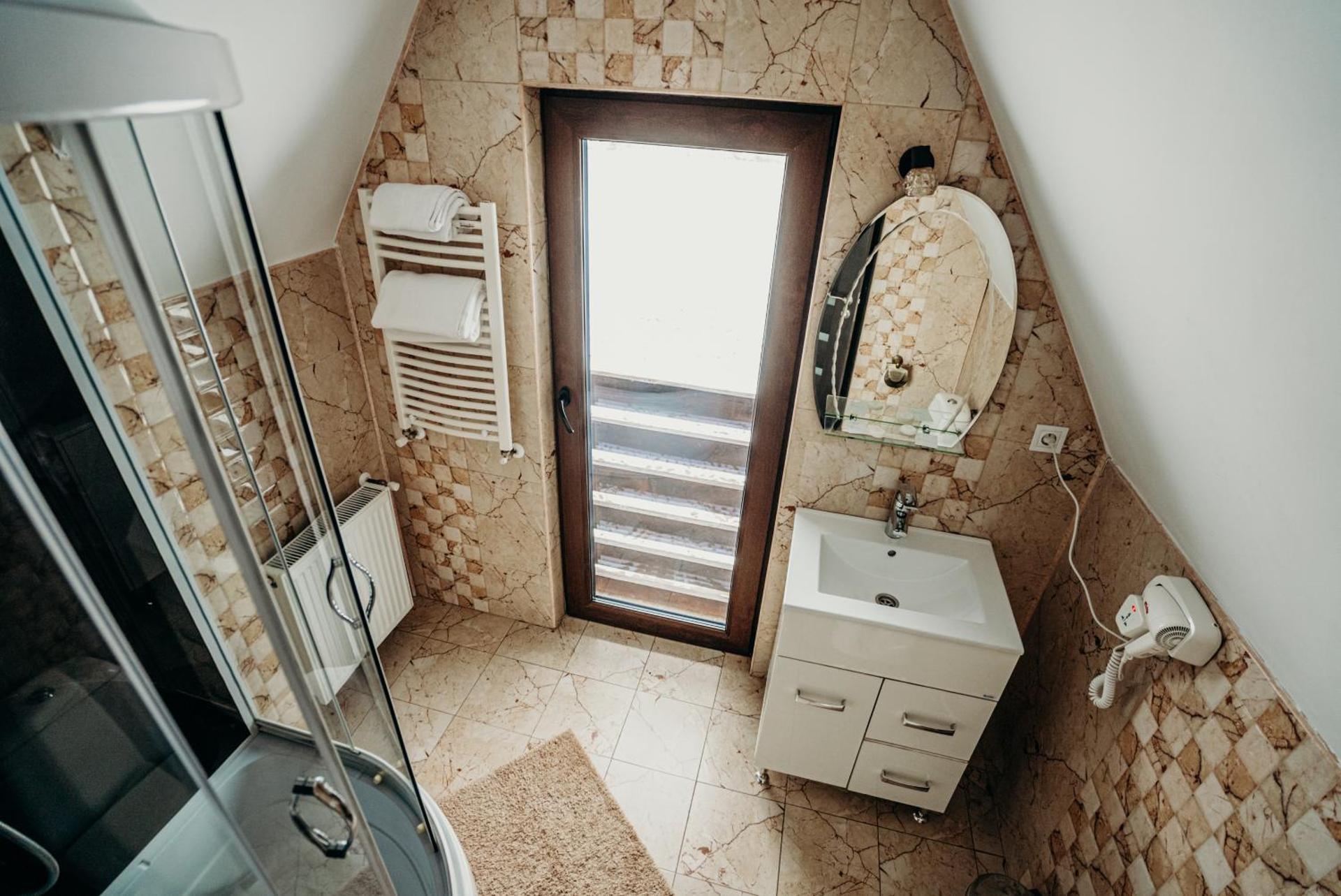 Complex Hanul Cavalerului